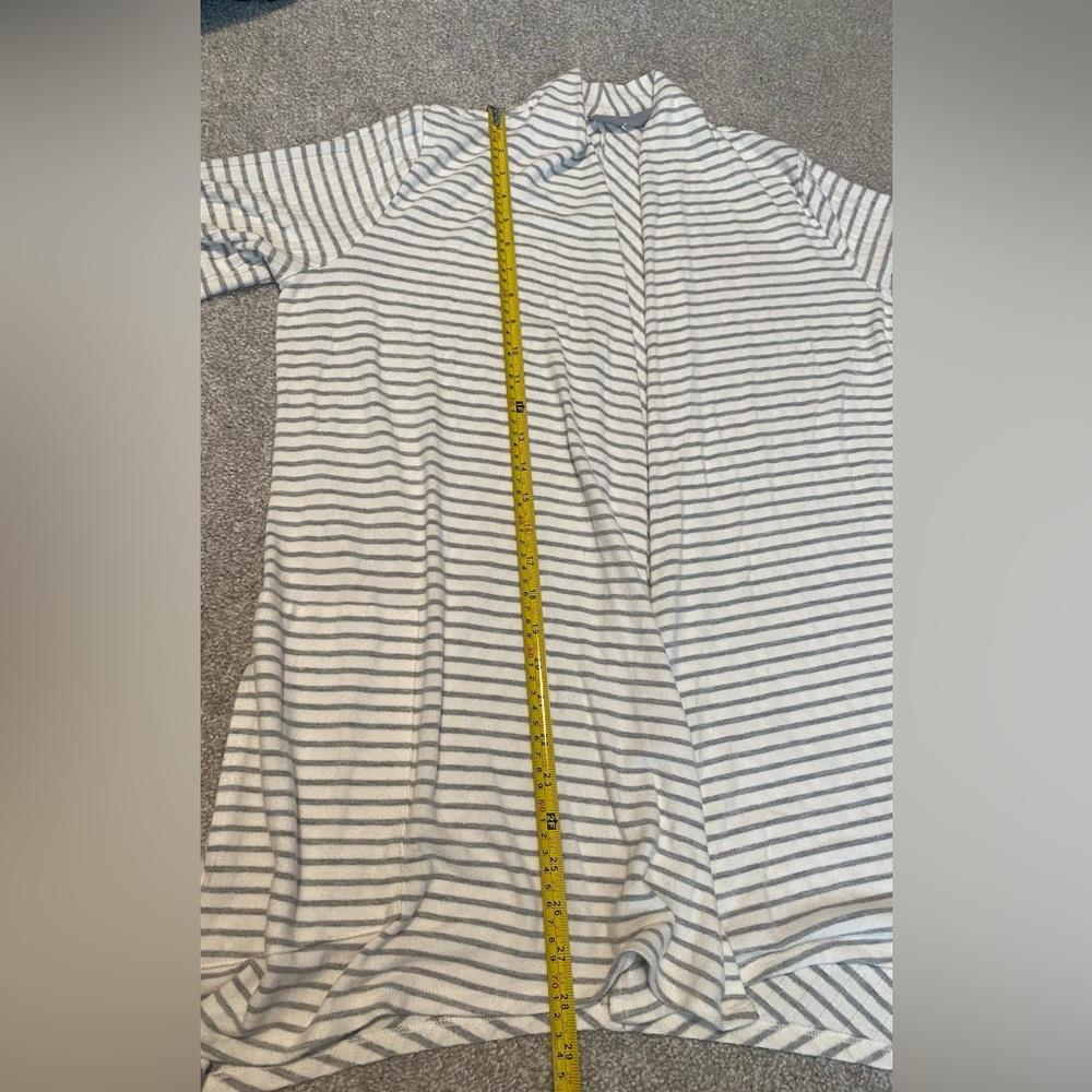 Chico’s Zenergy Striped Open Cardigan Size 1 Medium Neutral Lightweight Soft - Picture 9 of 10